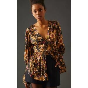 Anthropologie v neck floral long sleeve romantic tunic long sleeve top. Small